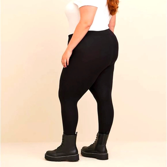 ❤️NWT VINTAGE TORRID SNOW WHITE EVIL QUEEN -  CROP LEGGING - DISNEY VILLAINS 4X - Picture 3 of 16